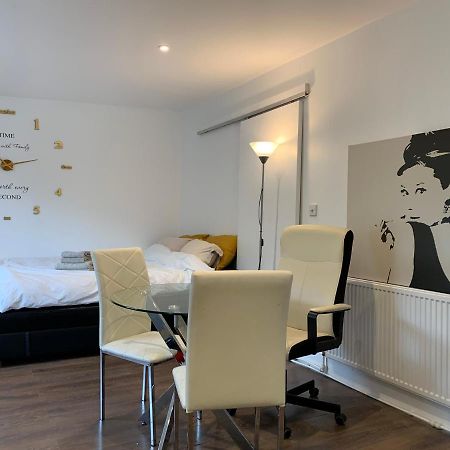 24A Studio Apartment London Luaran gambar