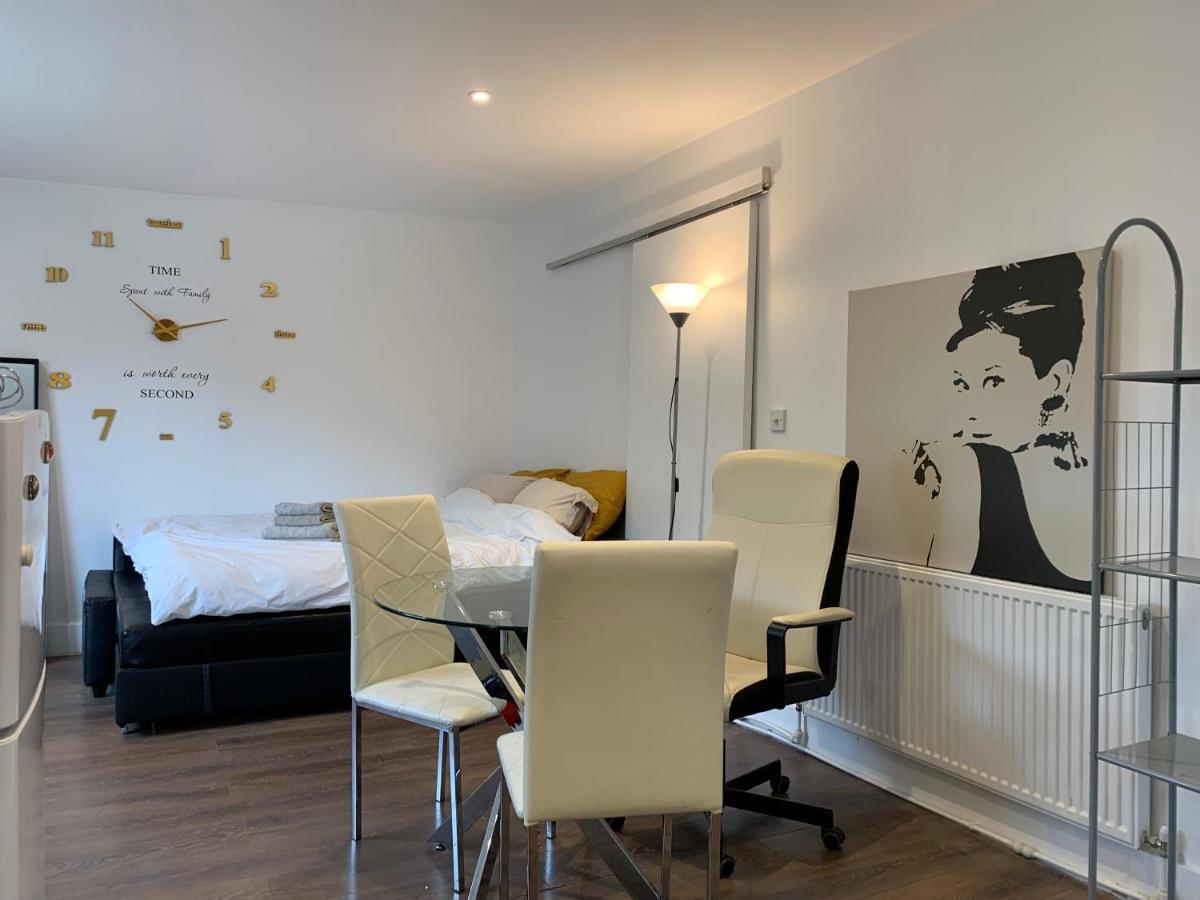 24A Studio Apartment London Luaran gambar